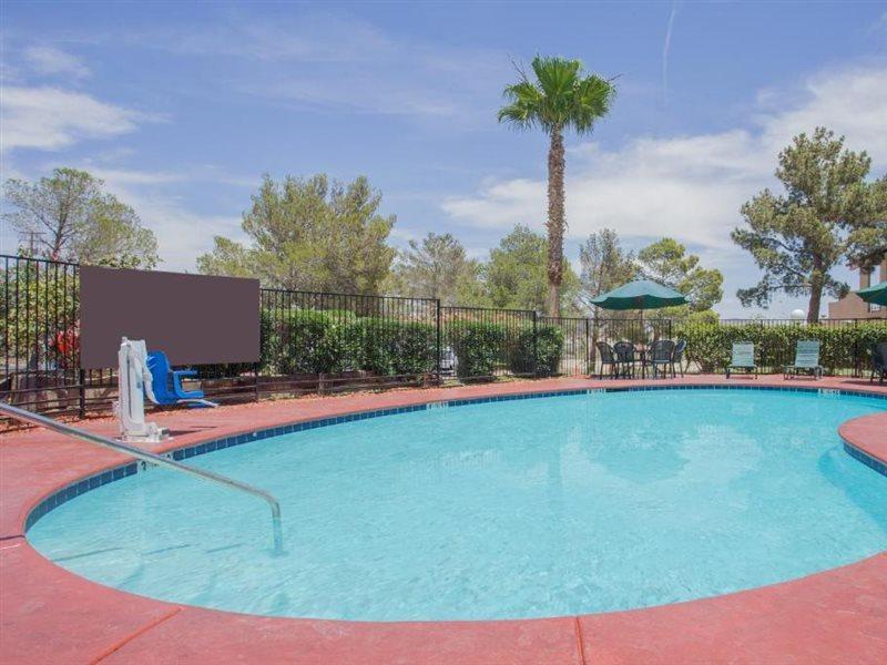 Super 8 By Wyndham Hotel