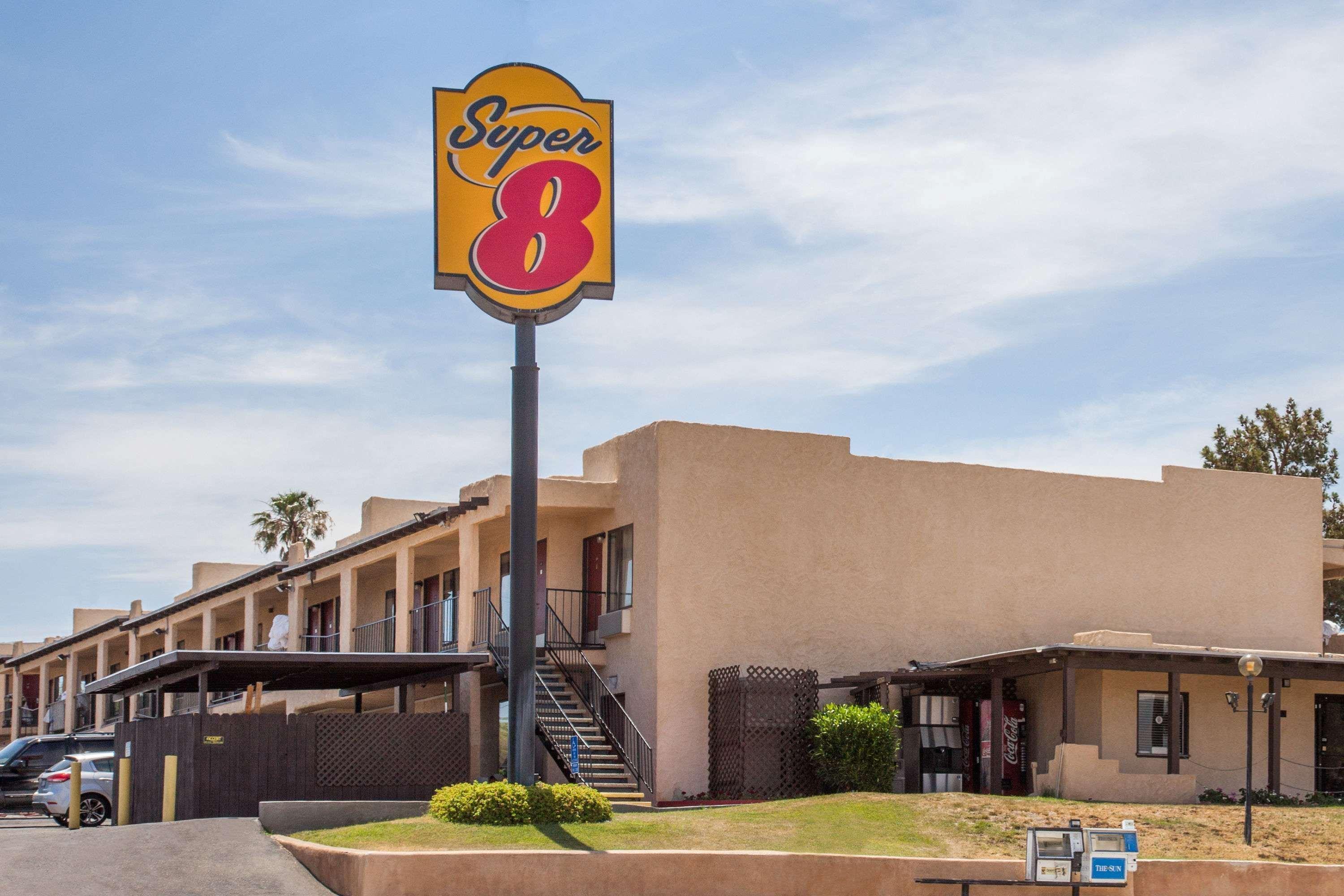 Hotel Super 8 By Wyndham 3*