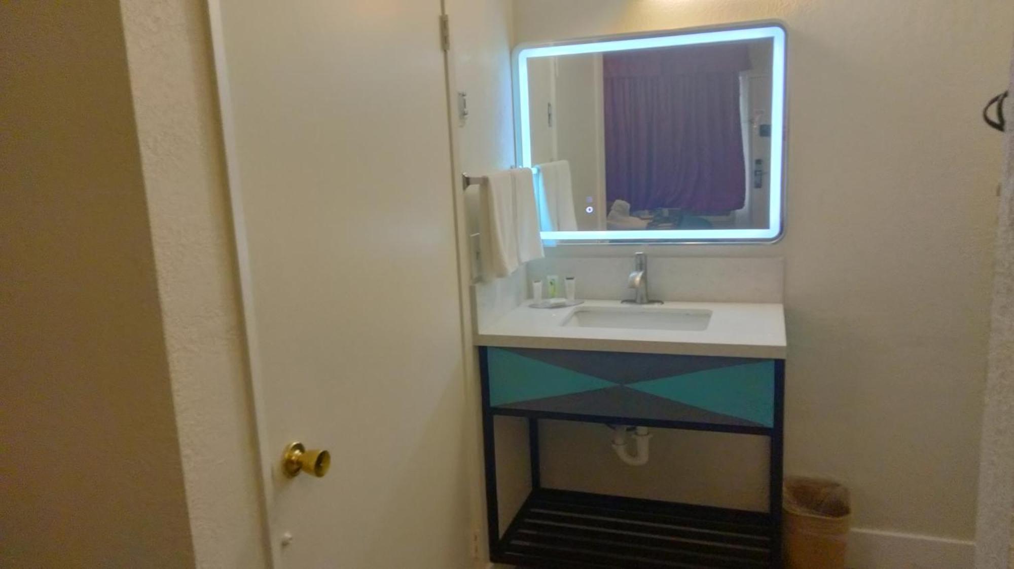 Super 8 By Wyndham Hotel Barstow