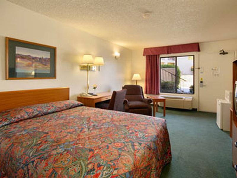 Hotel Super 8 By Wyndham Barstow