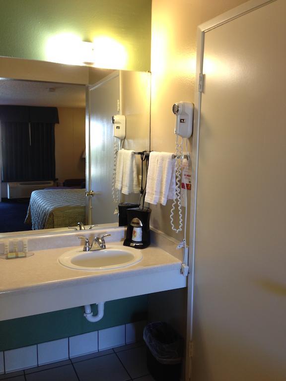 Hotel Super 8 By Wyndham Barstow